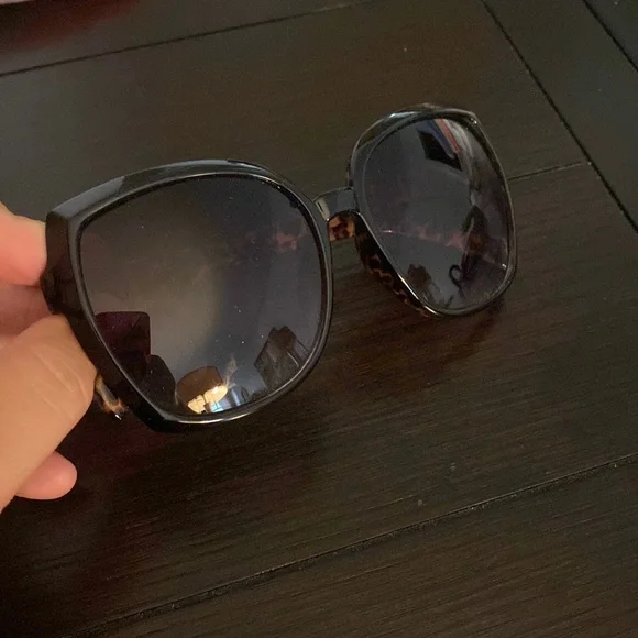 Tahari | Accessories | Tahari Black Cheetah Sunglasses Nwot  display picture 3
